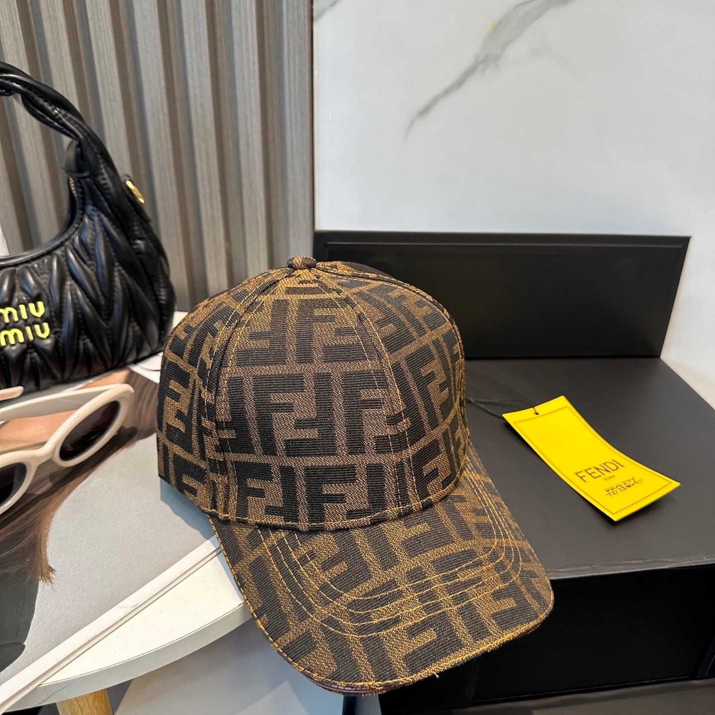 Casquette Style Fendi – Monogramme FF Camel/Marron