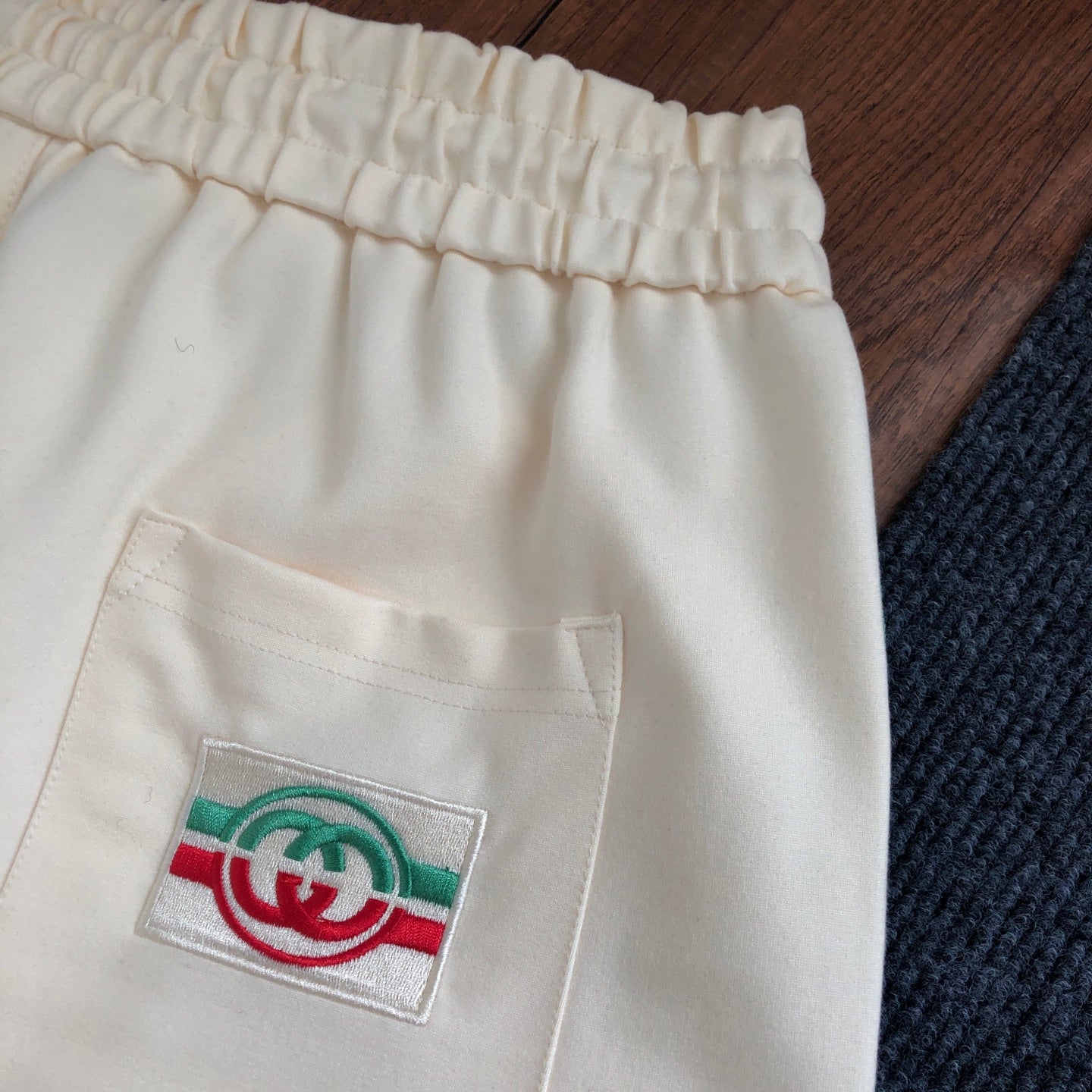 Short Gucci GG 1921 Crème Bandes Vertes