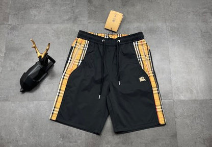 Short Style Burberry – Noir & Tartan Camel