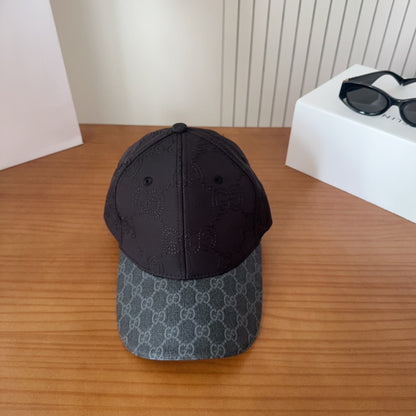 Casquette Gucci GG Supreme Noire Visière Grise