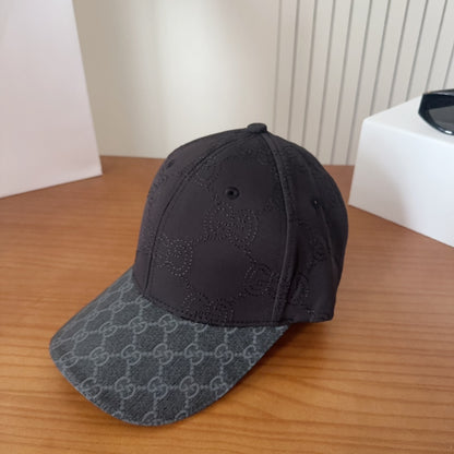 Casquette Gucci GG Supreme Noire Visière Grise
