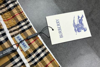 Short Style Burberry – Blanc & Tartan Camel