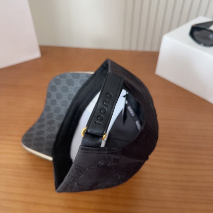 Casquette Gucci GG Supreme Noire Visière Grise