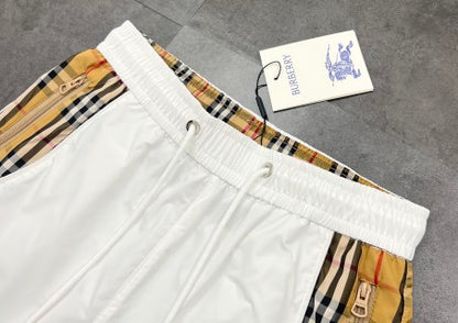Short Style Burberry – Blanc & Tartan Camel