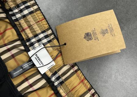 Short Style Burberry – Noir & Tartan Camel