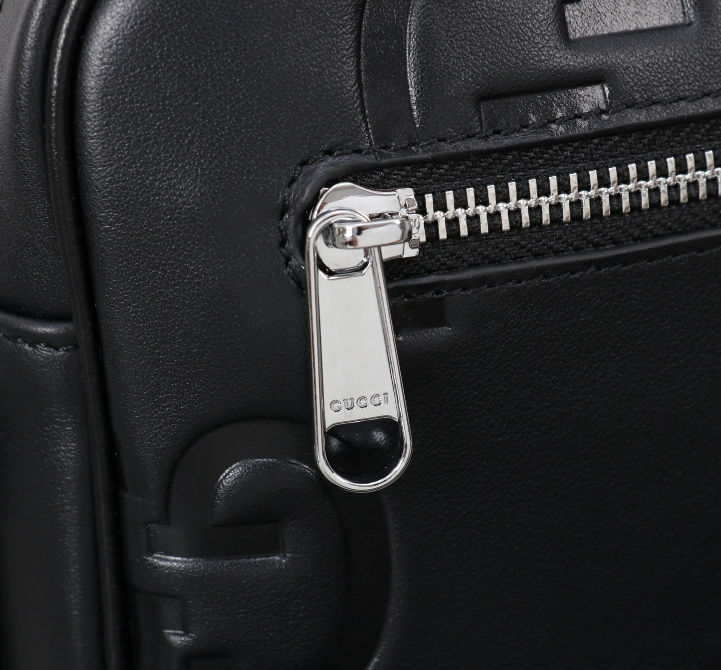 Sac Bandoulière Gucci GG Embossé Cuir Noir