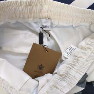 Short à Carreaux Style Burberry – Blanc/Beige