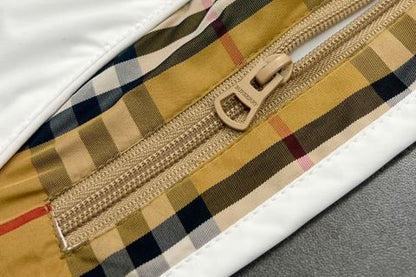 Short Style Burberry – Blanc & Tartan Camel