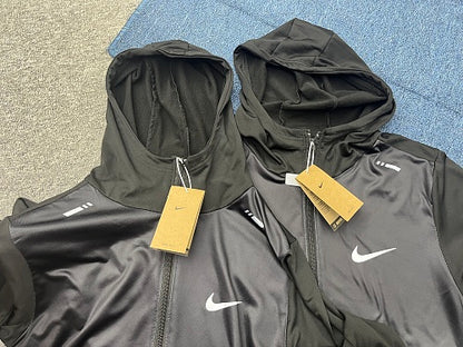 Ensemble Nike Running – Coupe-vent + Jogging Noir Division